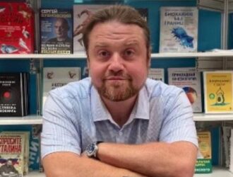 Известный астроном Леонид Еленин рассказал, как российская нейросеть помогает ему писать книги