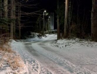 На участке автомобильной дороги «Щелыково-Василево» установили 19 опор освещения