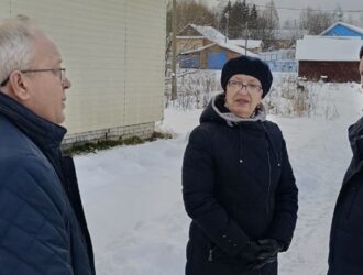 Глава Островского округа провел встречи с гражданами в Юрьево и Красной Поляне