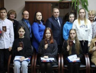 В Сусанинском районе 14-летние юноши и девушки получили первые паспорта