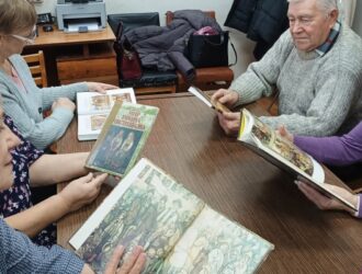 На встрече ветеранов Островского муниципального округа обсуждались произведения Честнякова