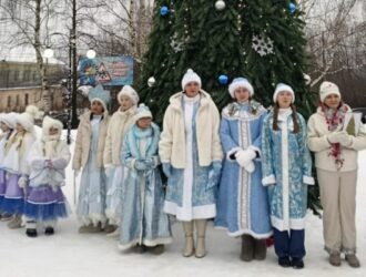 В Островском у главной елки округа состоялся конкурс «Островская Снегурочка»