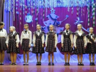 В Островском прошел гала-концерт победителей муниципального фестиваля-конкурса «Новогодний микрофон»