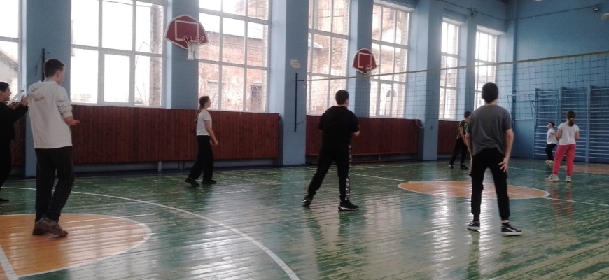 В Судиславле прошли соревнования по пионерболу