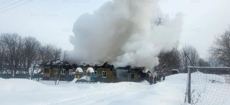 В селе Митино Галичского района сгорела библиотека и ФАП