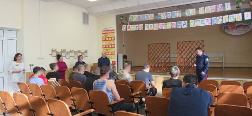 В преддверии Дня защитника Отечества руководитель следственного управления СК России по Костромской области посетил госпиталь для ветеранов войн