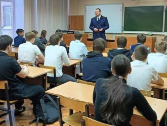 Сотрудник следственного управления СК России по Костромской области провел профилактическое занятие со школьниками