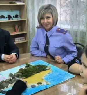 В День воссоединения Крыма с Россией сотрудники следственного управления СК России по Костромской области провели мероприятие для воспитанников подшефного детского социального учреждения