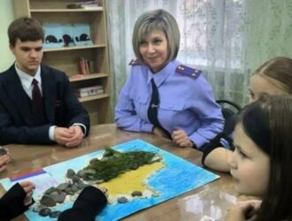 В День воссоединения Крыма с Россией сотрудники следственного управления СК России по Костромской области провели мероприятие для воспитанников подшефного детского социального учреждения