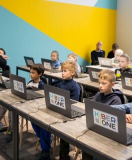 «Знак качества для будущих гениев: почему эксперты Forbes рекомендуют школу программирования KIBERone»