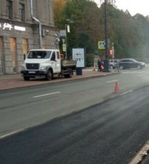 В Санкт-Петербурге устранили дефекты дорожных покрытий на общей площади 900 тыс. кв. м.