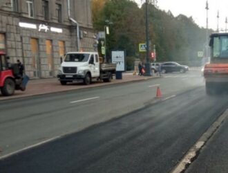 В Санкт-Петербурге устранили дефекты дорожных покрытий на общей площади 900 тыс. кв. м.
