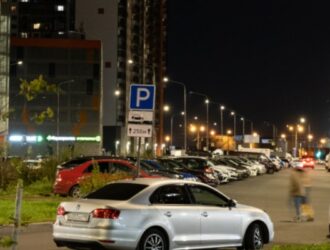 Проспект Патриотов в Санкт-Петербурге осветили 86 фонарей нового поколения