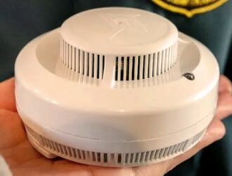 В селе Колшево многодетным семьям установили пожарные извещатели