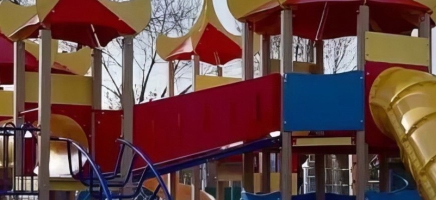 В станице Старомышастовской обновили территорию у Дома культуры