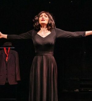 В театре «Модерн» состоялась премьера моноспектакля «Исповедь счастливой женщины. Эдит Пиаф»