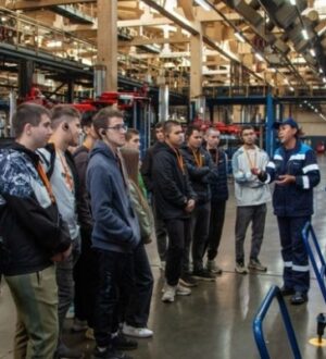 Студенты познакомились с деятельностью Нижнекамского механического завода