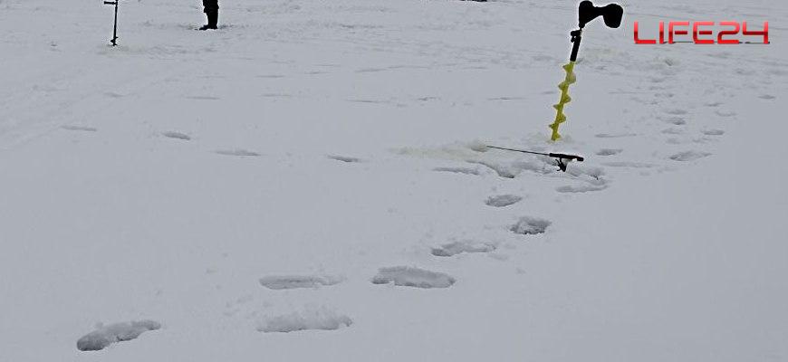 Судиславские рыбаки игнорируют запрет и выходят на тонкий лёд