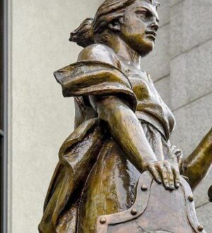 Перед судом предстанет житель Костромы, обвиняемый в покушении на убийство двух знакомых мужчин