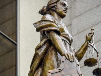 Перед судом предстанет житель Костромы, обвиняемый в покушении на убийство двух знакомых мужчин